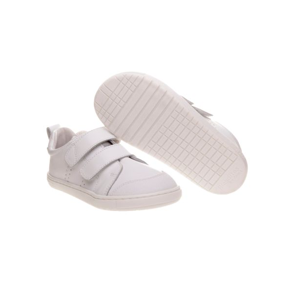 Deportivo colegial blanco respetuoso de Blanditos by Crios – Modelo Río. Tallas 26-34